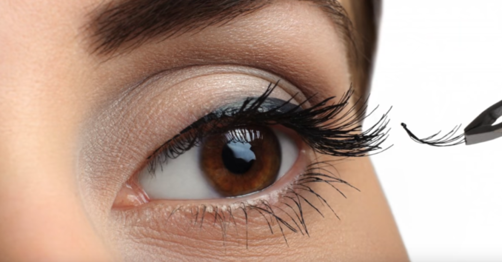 Eyelash Extensions: Is Curling Them Safe?