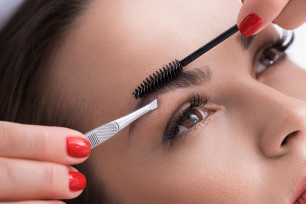 Eyelash Extensions: Is Curling Them Safe?