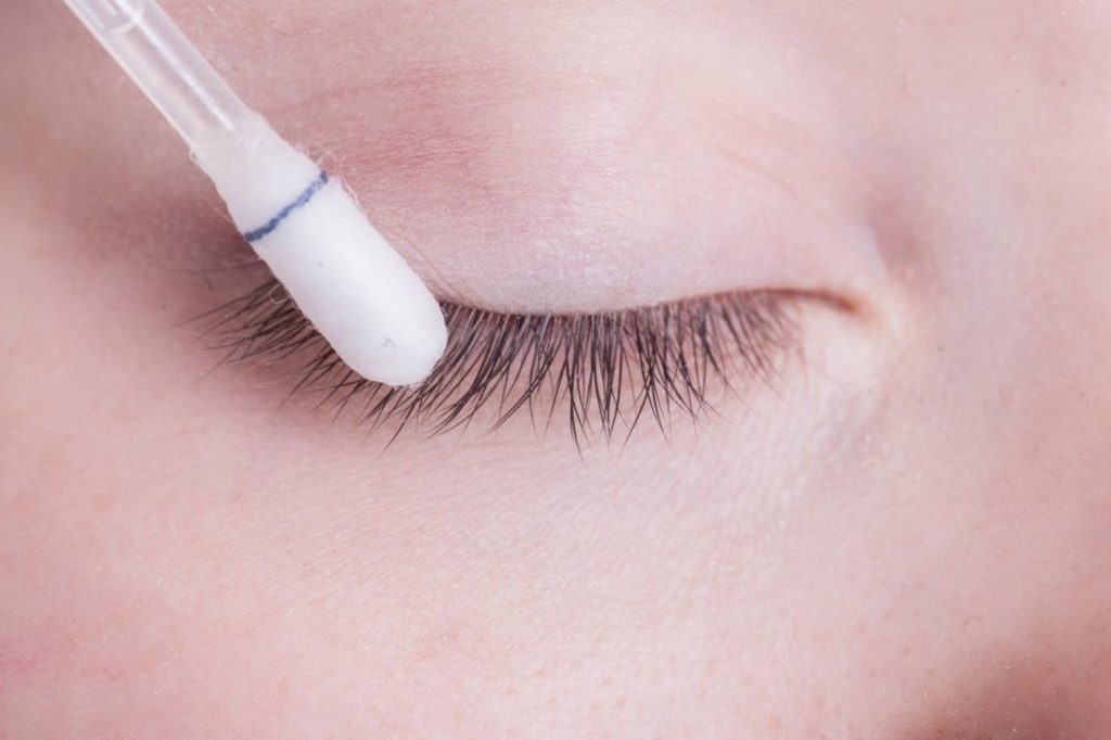 Eyelash Extensions: Is Curling Them Safe?